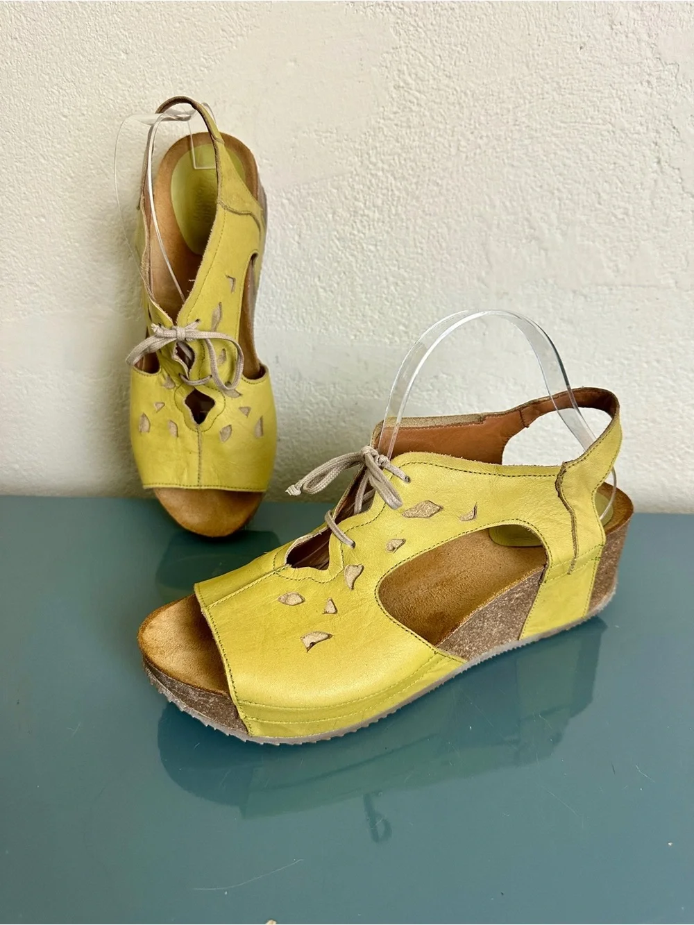 Sergio Tomani Patricia Lime Yellow Leather Wedge Sandal Sz EU 42 US 10.5-11